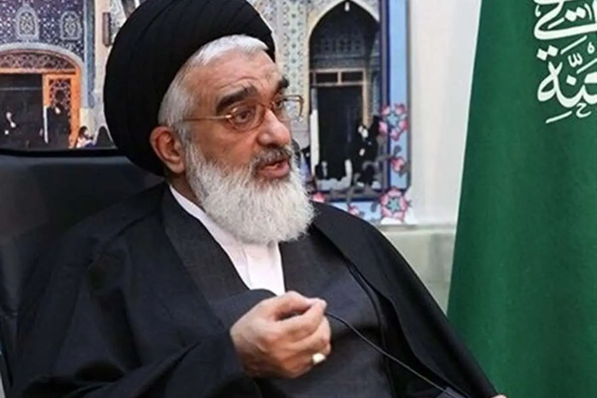 امام جمعه قم: اجبار در اقامه نماز باعث خراب شدن نیت‌ها می‌شود