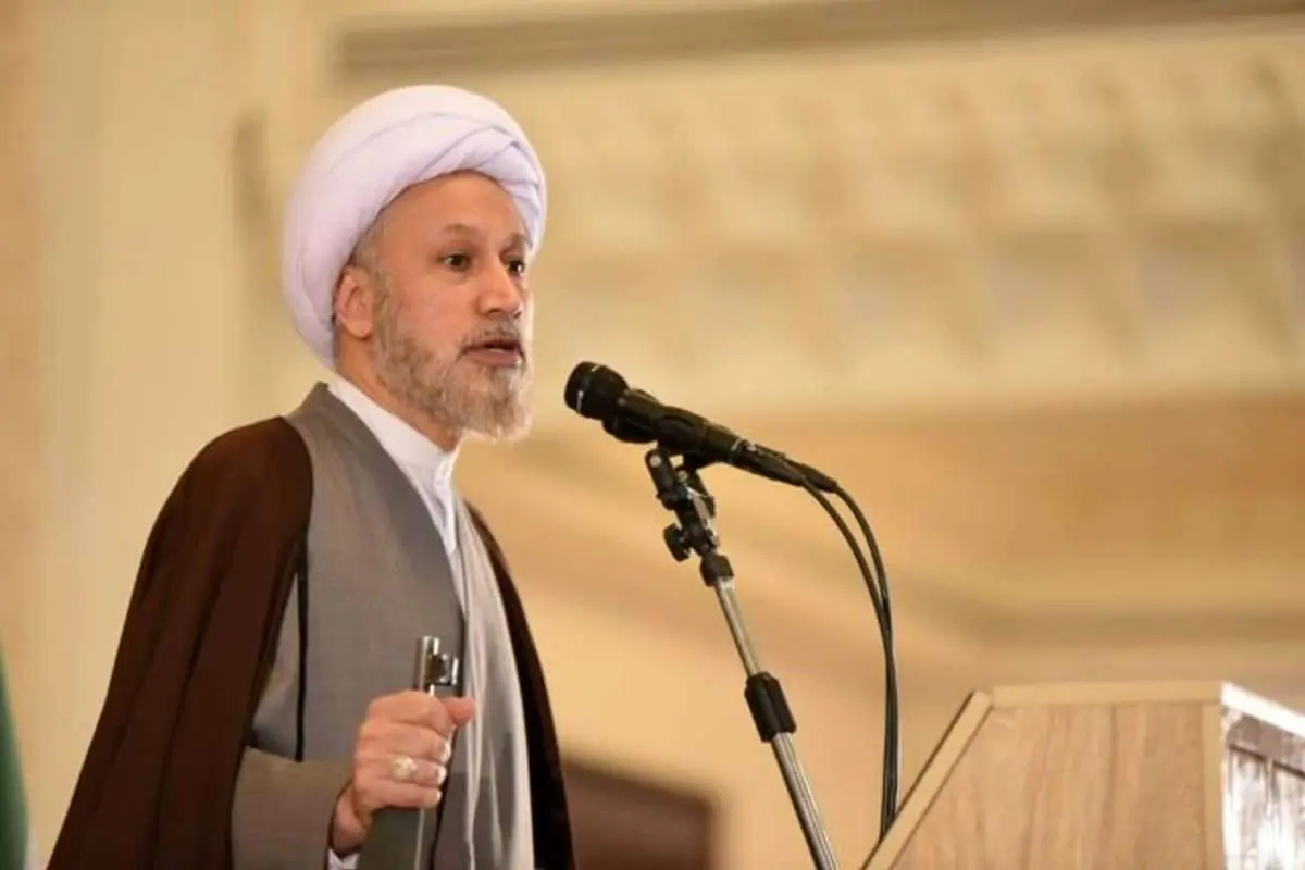 امام جمعه شیراز: با پخش موسیقی در اماکن عمومی برخورد کنید