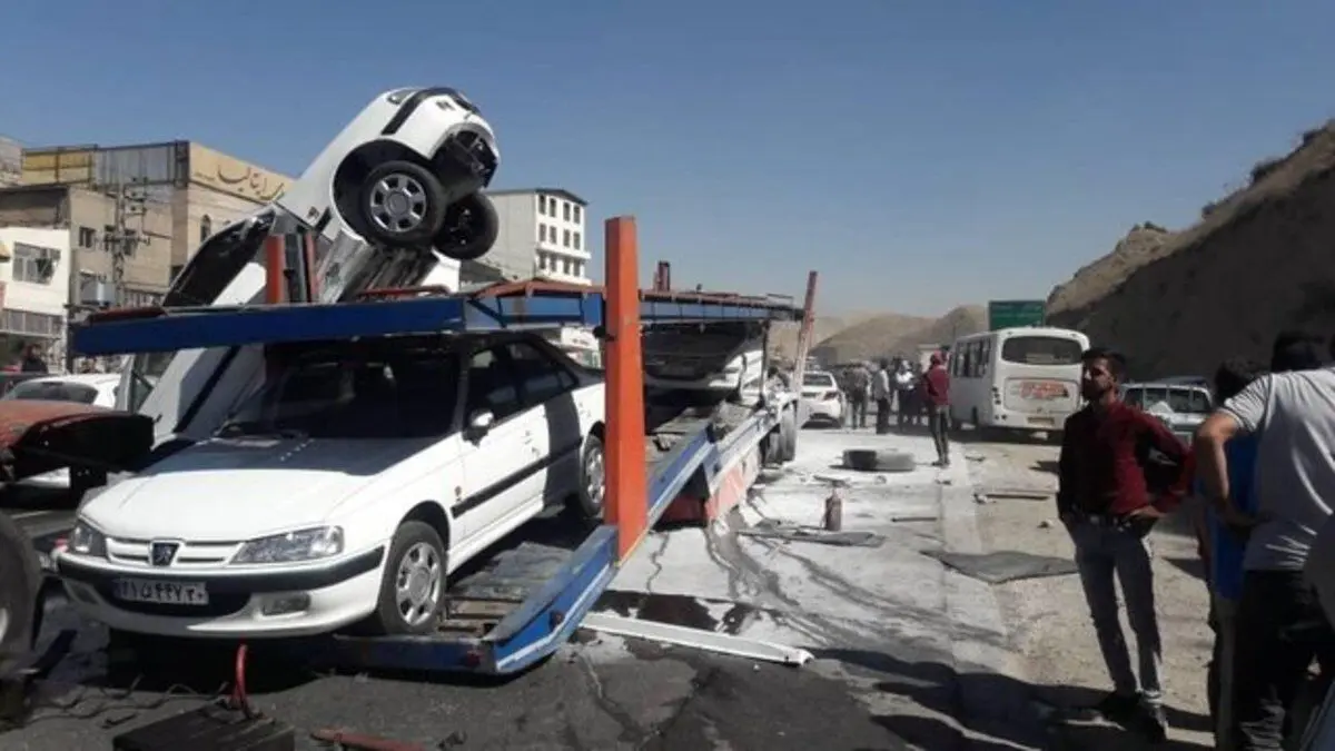 (ویدئو) تصادف ۳ خودرو در بزرگراه همت و مصدومیت ۷ تن
