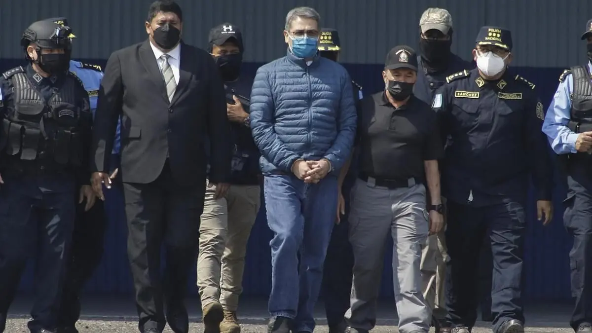 (ویدئو) رئیس جمهور سابق هندوراس به آمریکا مسترد شد