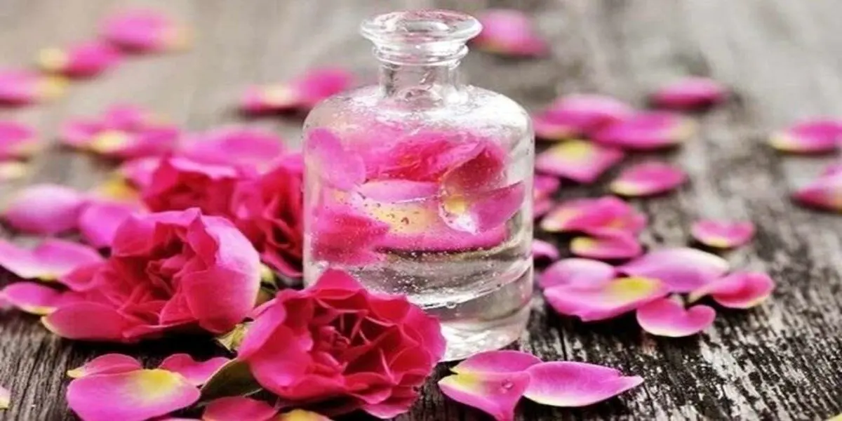 قیمت گلاب ویژه با پودر طلا در بازار