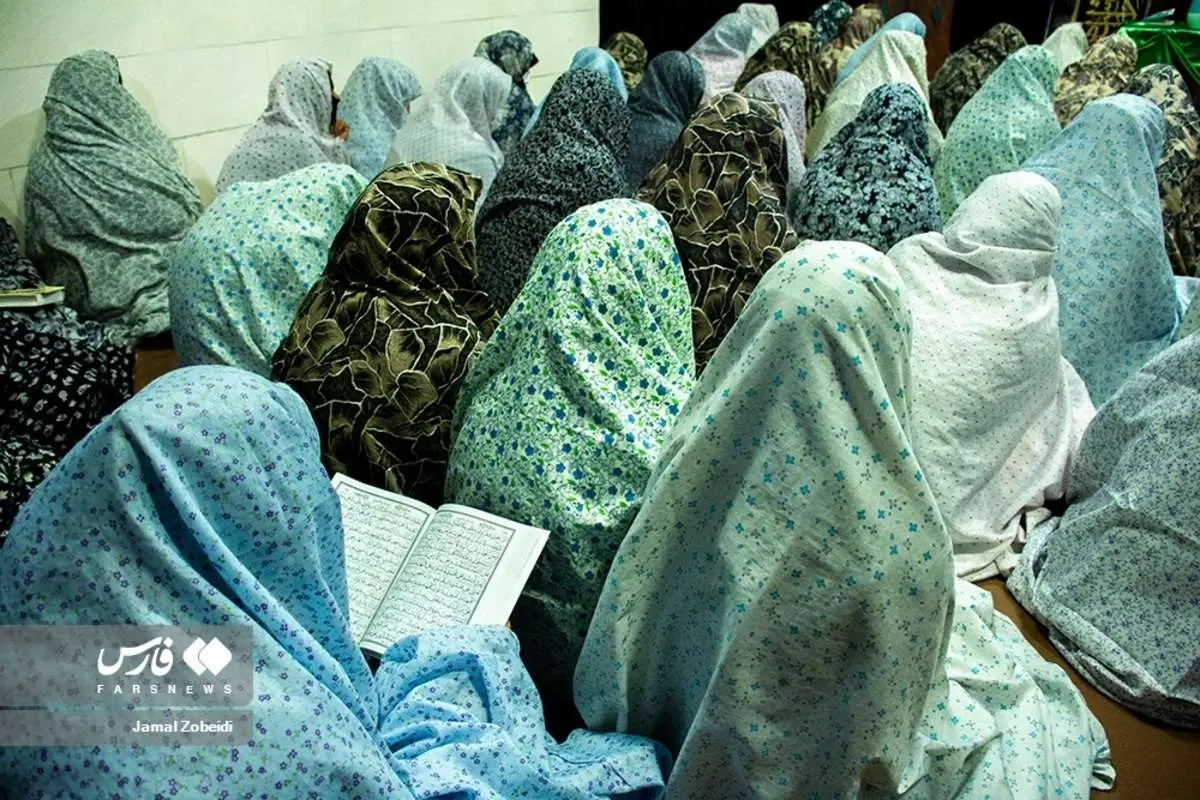 (تصاویر) احیای شب قدر در زندان زنان