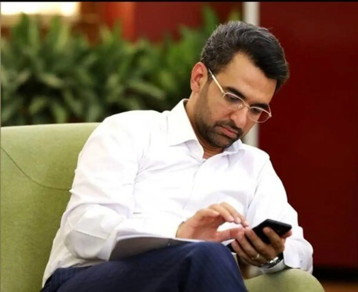 تحلیل آذری جهرمی از سیاست‌ دولت درباره گران کردن نان