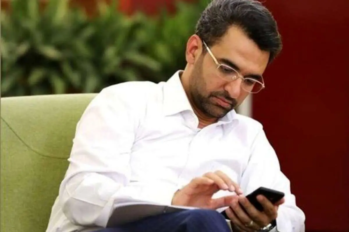 تحلیل آذری جهرمی از سیاست دولت درباره گران کردن نان