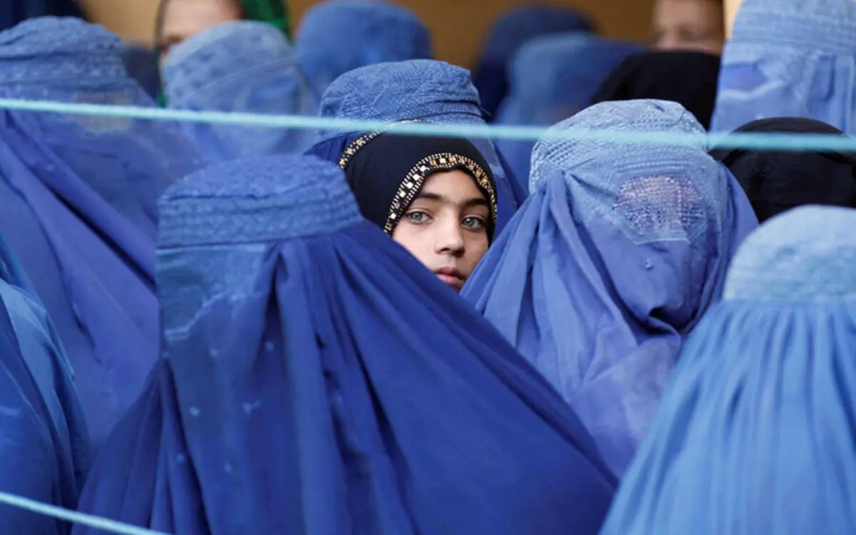 برقع برای زنان افغانستان اجباری شد