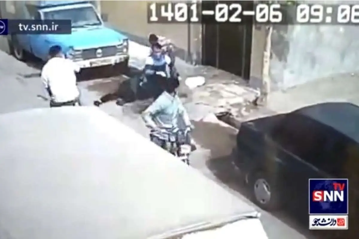 (ویدئو) حمله وحشیانه ۴ سارق به یک پیرزن در محدوده قیامدشت
