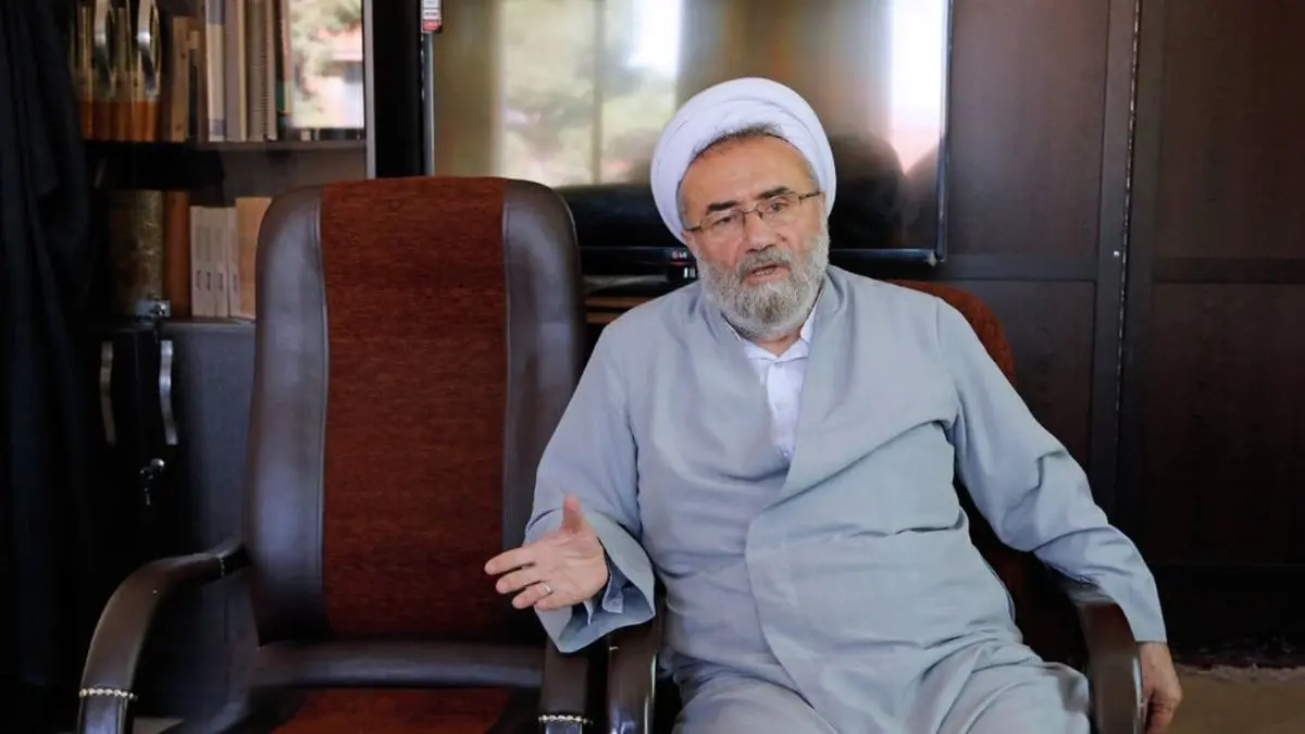حمله کیهان به مسیح مهاجری؛ او باید عذر خواهی کند