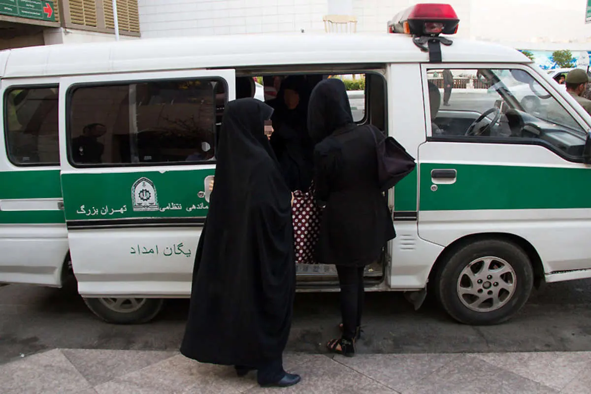 روزنامه جوان: گشت ارشاد در دانشگاه دروغ است