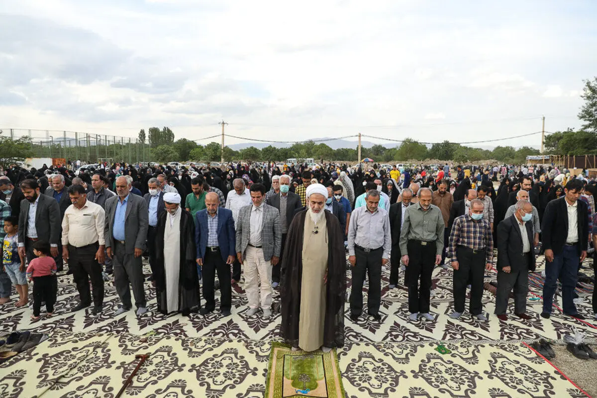 (تصاویر) اقامه نماز طلب باران در قزوین