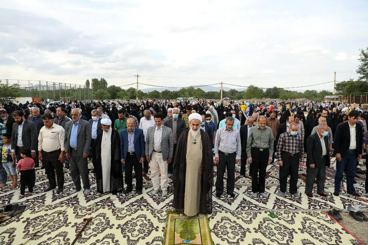 (تصاویر) اقامه نماز طلب باران در قزوین