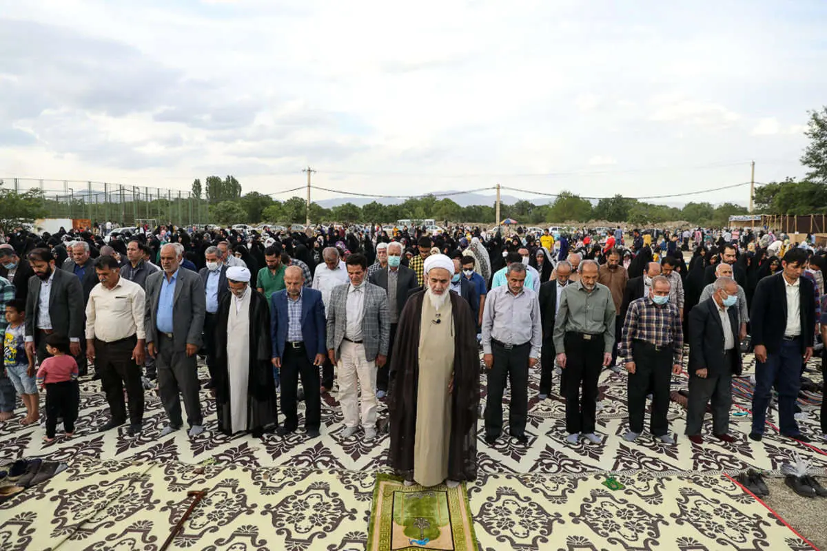 (تصاویر) اقامه نماز طلب باران در قزوین