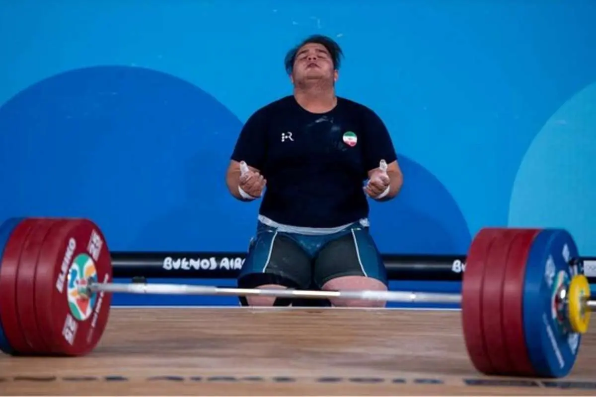 وزنه برداری جوانان جهان؛ علیرضا یوسفی با رکورد شکنی قهرمان شد