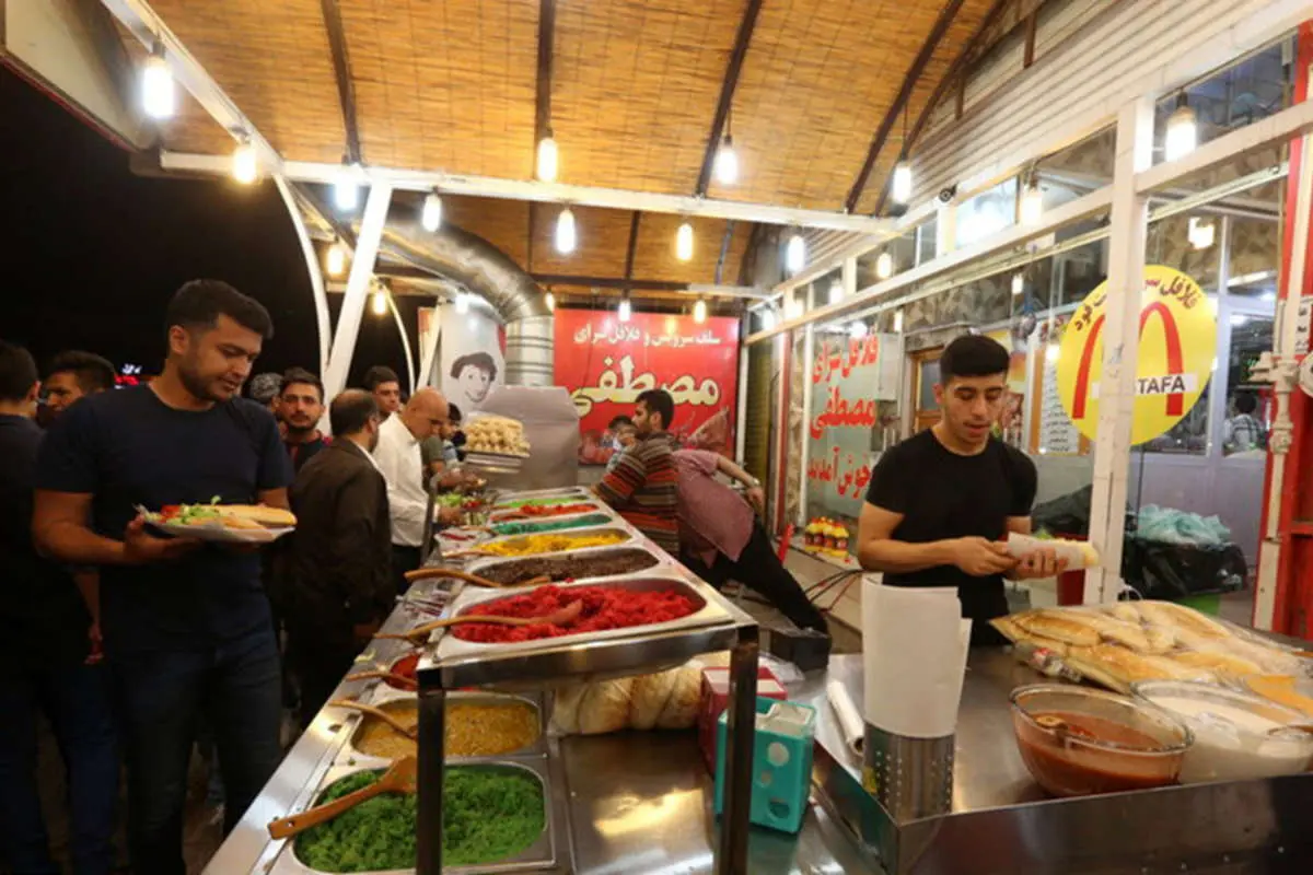 روزنامه ایران: نان ساندویچی در خوزستان گران نشد!
