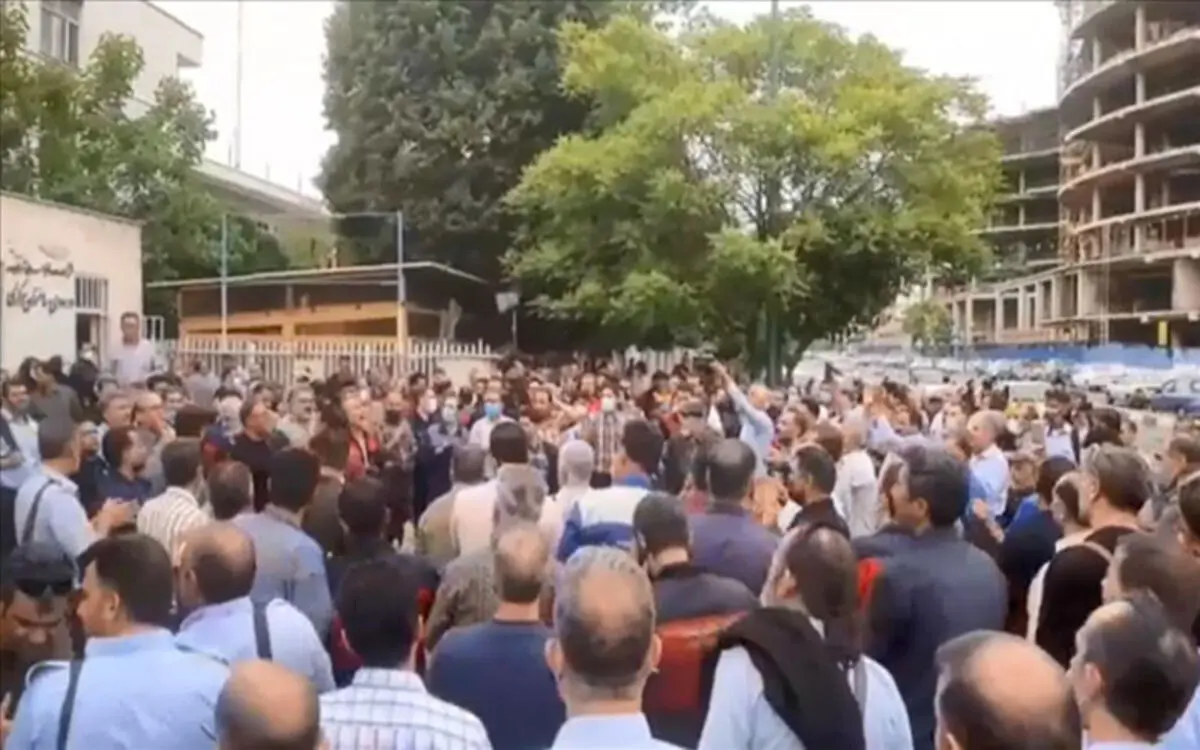 روزنامه دولت: رانندگان را تشویق به اختلال در حمل ونقل می‌کنند