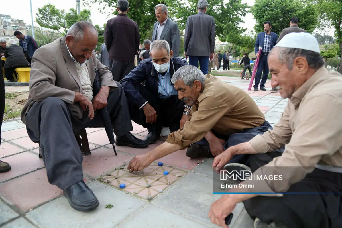 (تصاویر) شهربازی پیرمردها