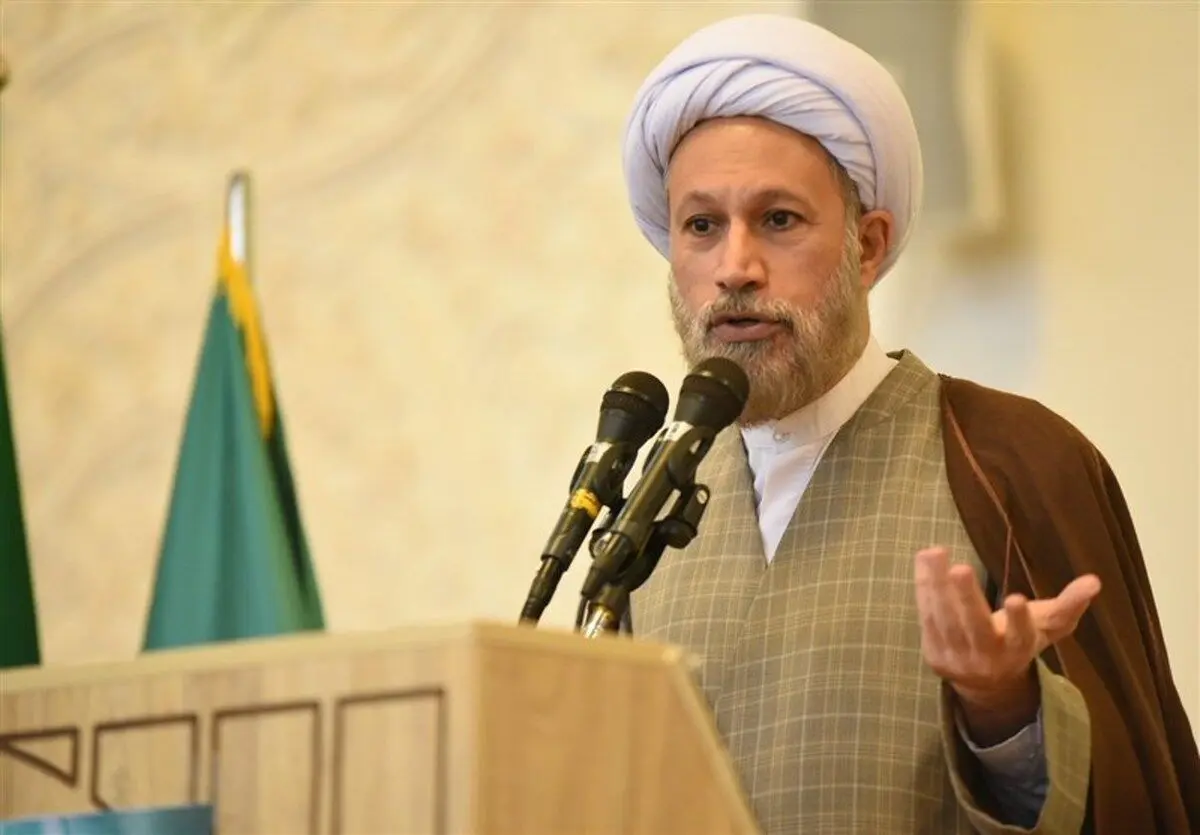 امام جمعه شیراز: تفاوت مبنایی تمدن ما با آمریکا و اروپا این است که آن‌ها می‌خواهند...