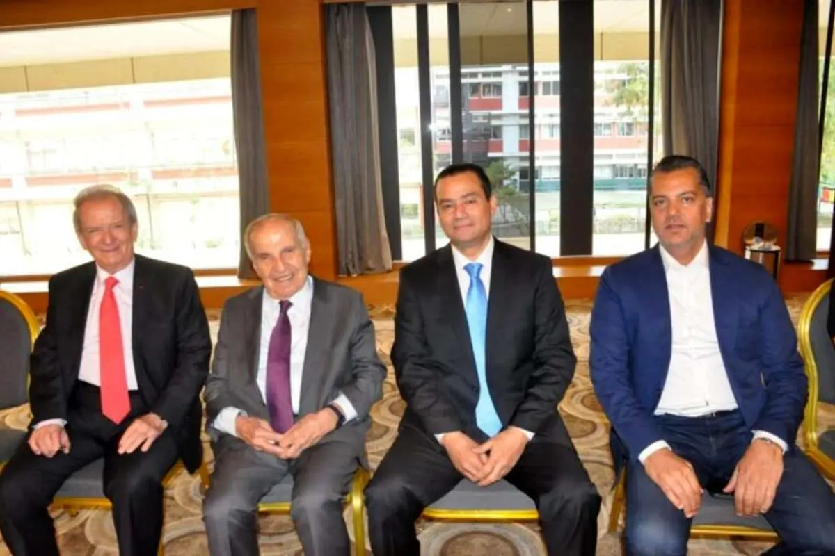 (ویدئو) خروس، هدیه پیروزی در انتخابات لبنان!