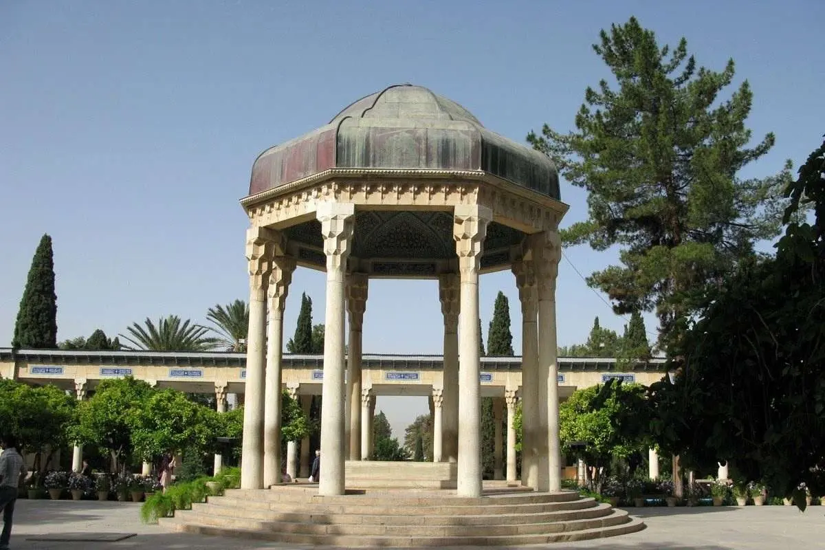 تفال به حافظ ۱ خرداد ماه ۱۴۰۱