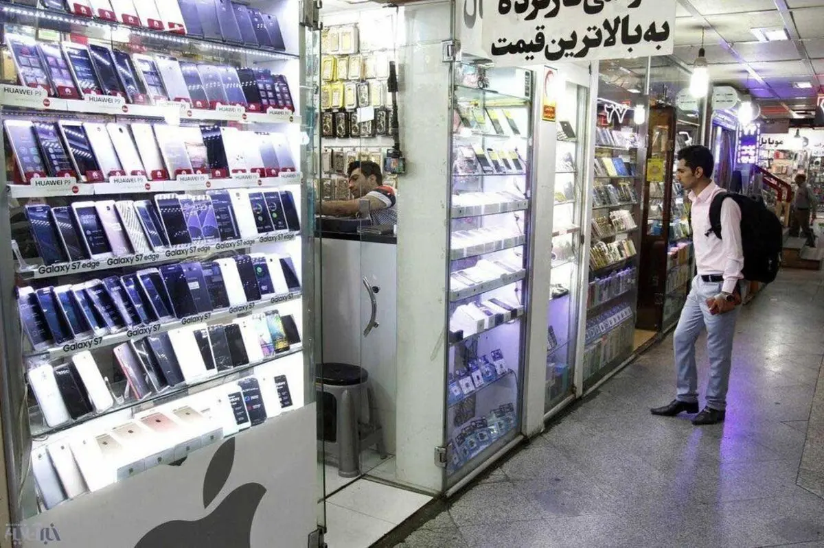 شوک تازه به بازار؛ مغازه‌دارها فروش آیفون را متوقف کردند