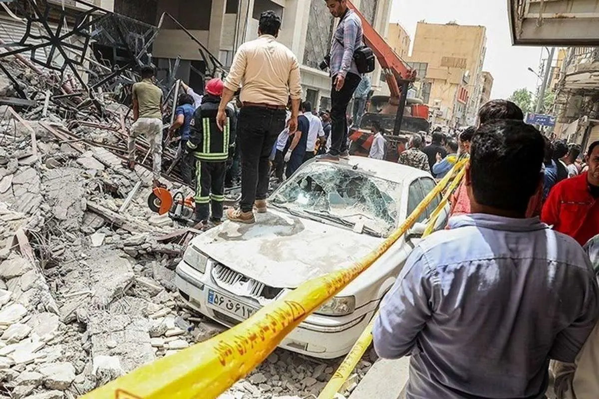 (ویدئو) امدادرسانی شبانه هلالاحمر به حادثهدیدگان آبادان
