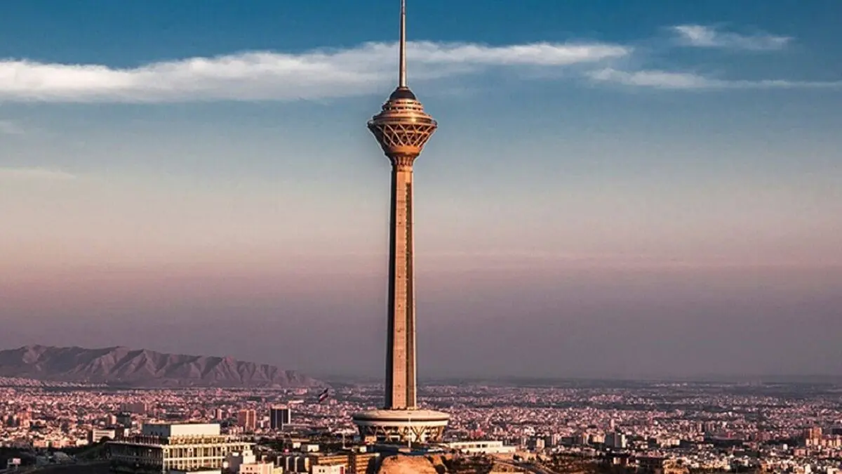 گرد و خاک برج میلاد را تعطیل کرد