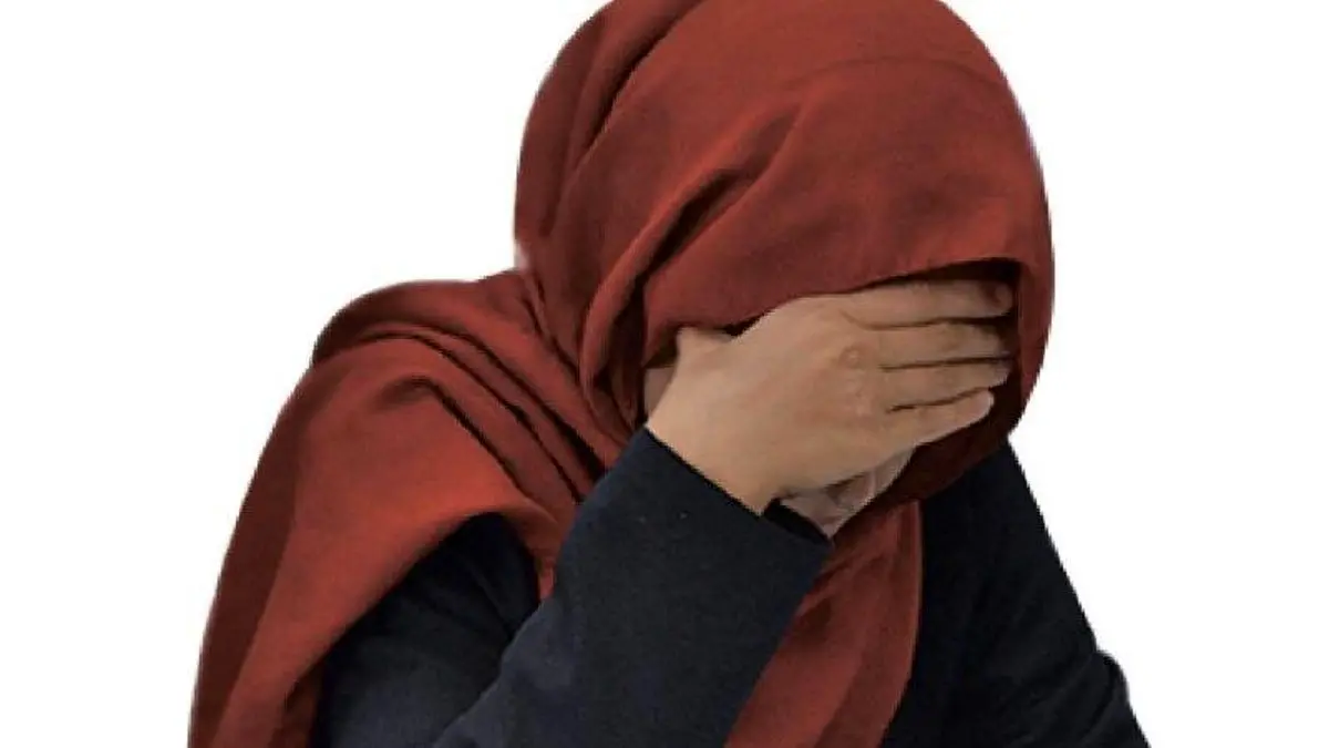 شکایت دختر جوان از پدر سنگدل شکاک