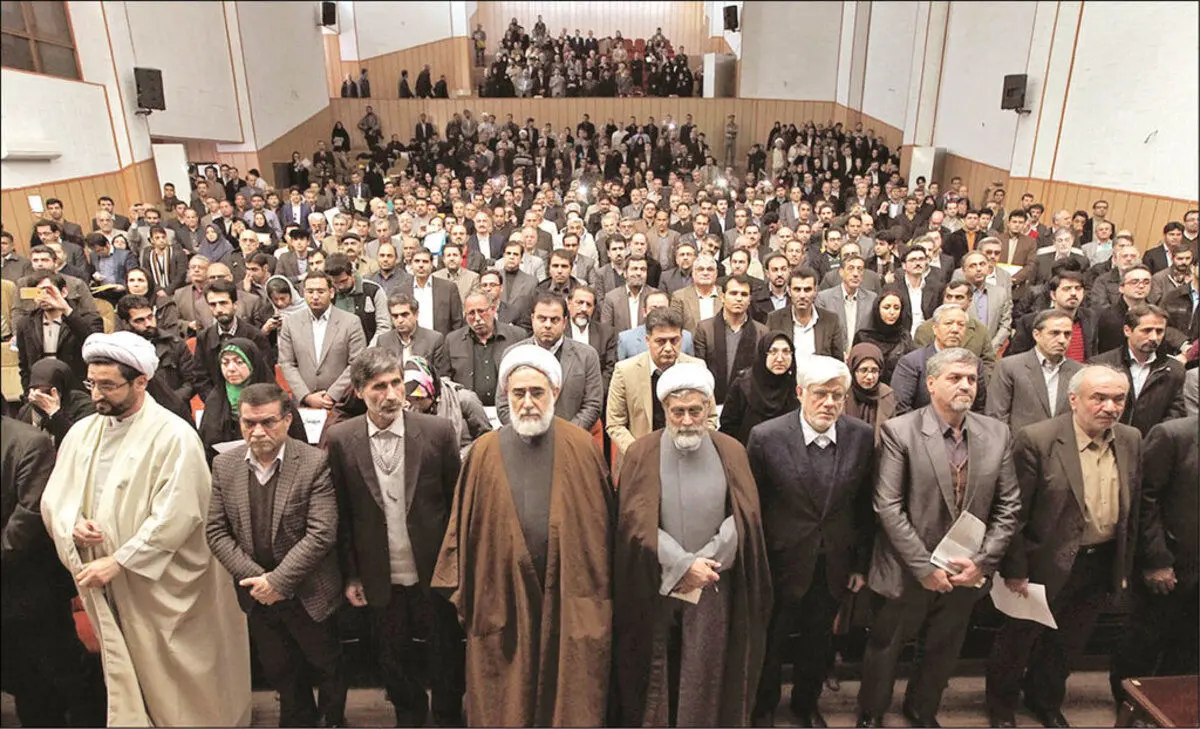 روزنامه دولت: اصلاح طلبان از ابتدا با مبانی فکری انقلاب همراه نبودند