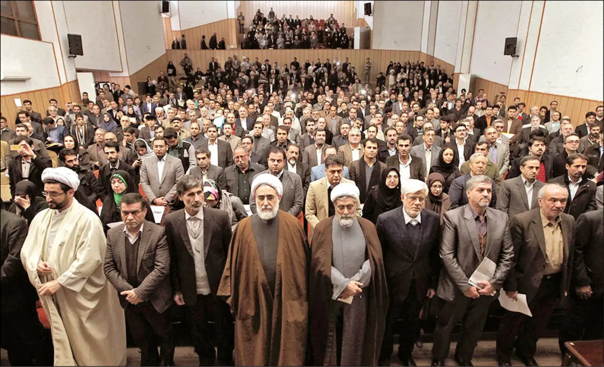 روزنامه دولت: اصلاح طلبان از ابتدا با مبانی فکری انقلاب همراه نبودند