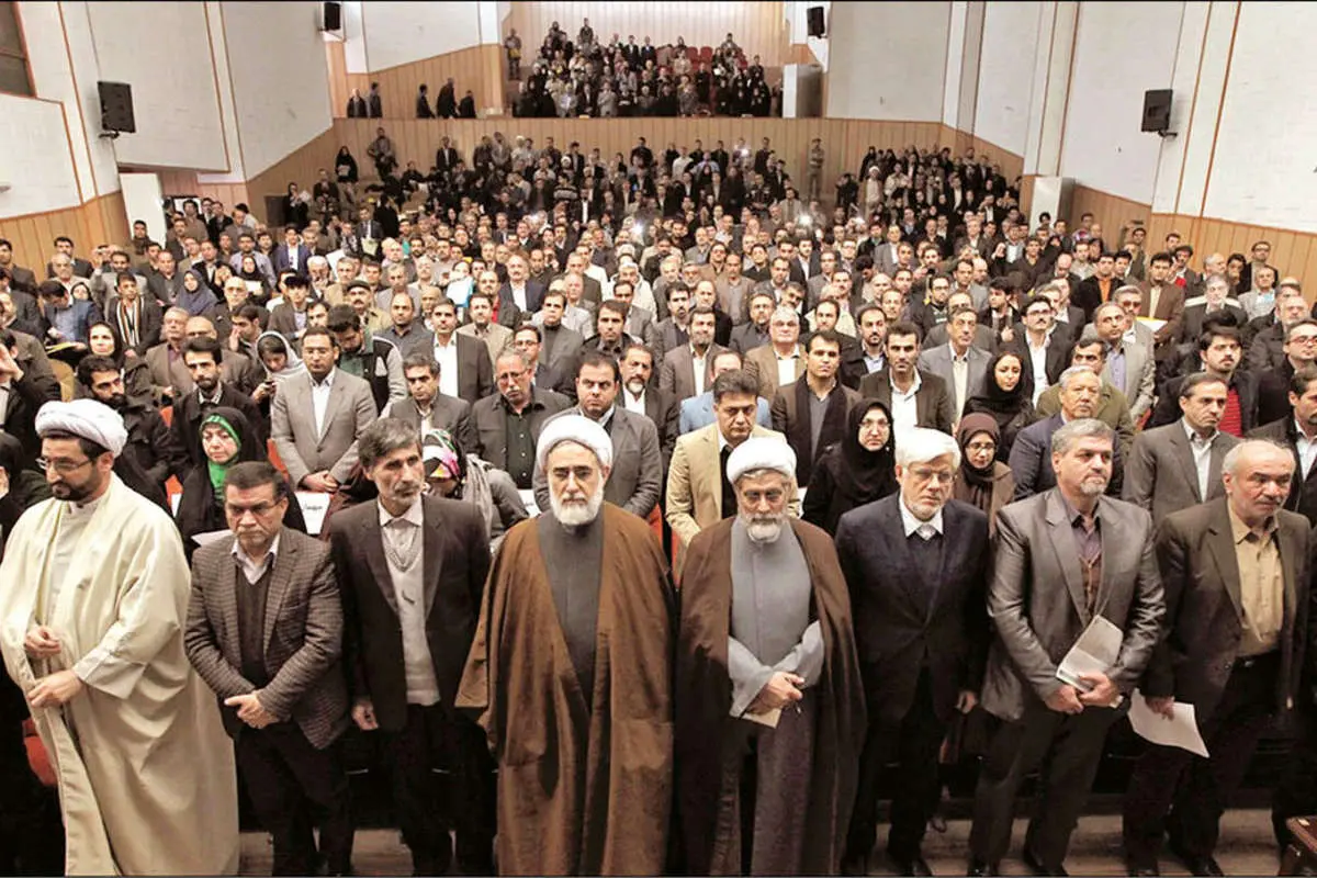 روزنامه دولت: اصلاح طلبان از ابتدا با مبانی فکری انقلاب همراه نبودند
