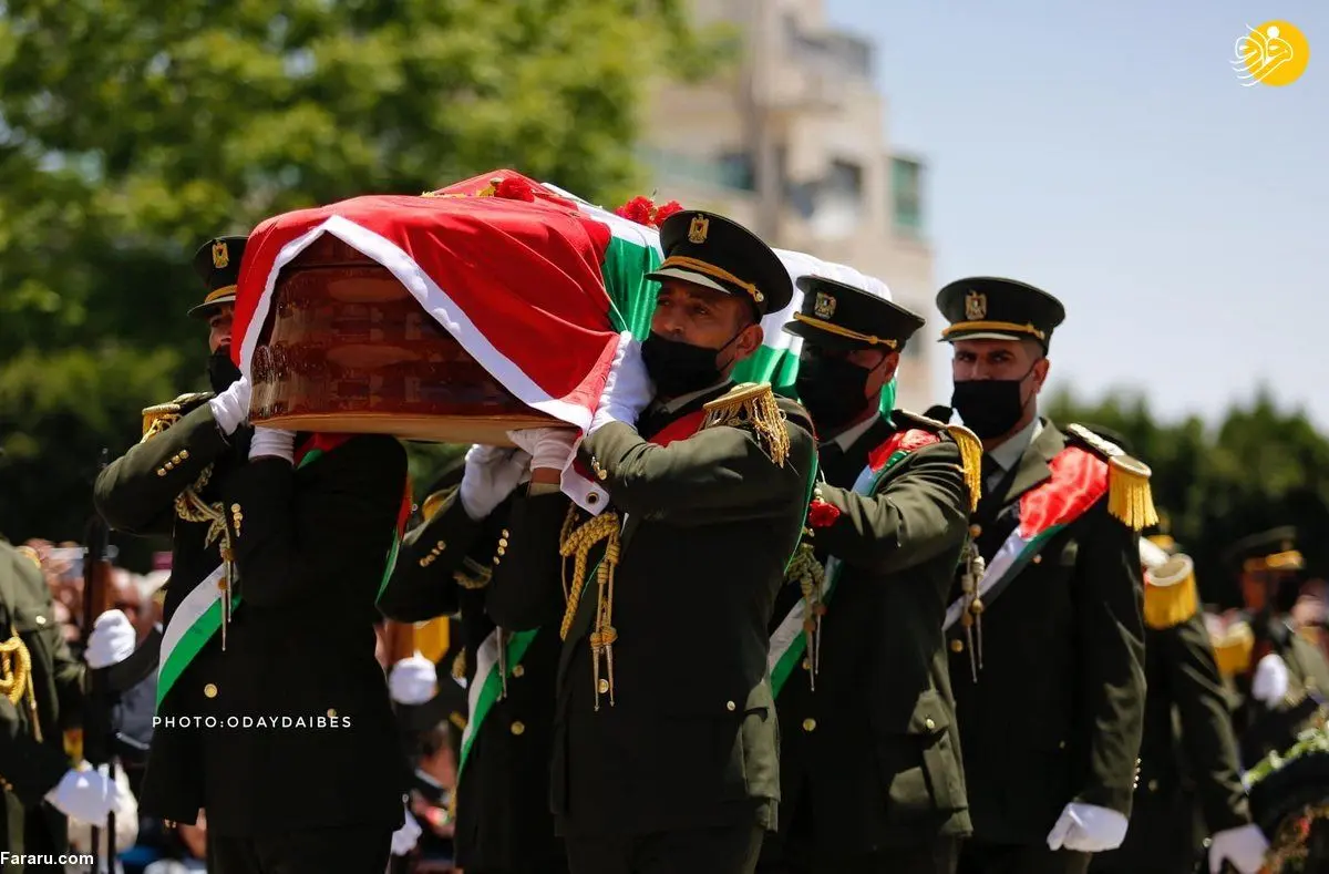 (ویدئو) ادای احترام محمود عباس به پیکر شیرین ابوعاقله
