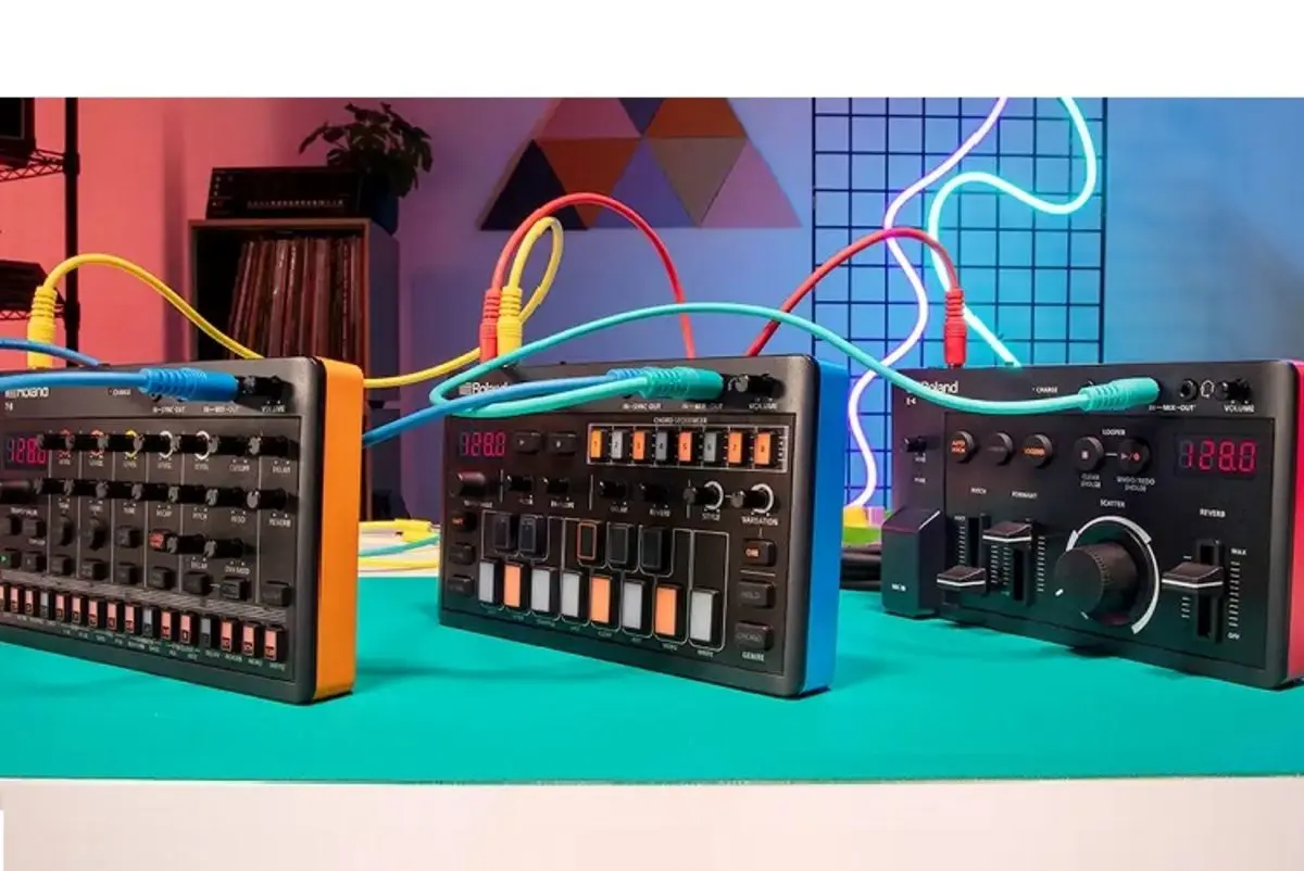 استودیوی موسیقی قابل حمل و جالب رولند!