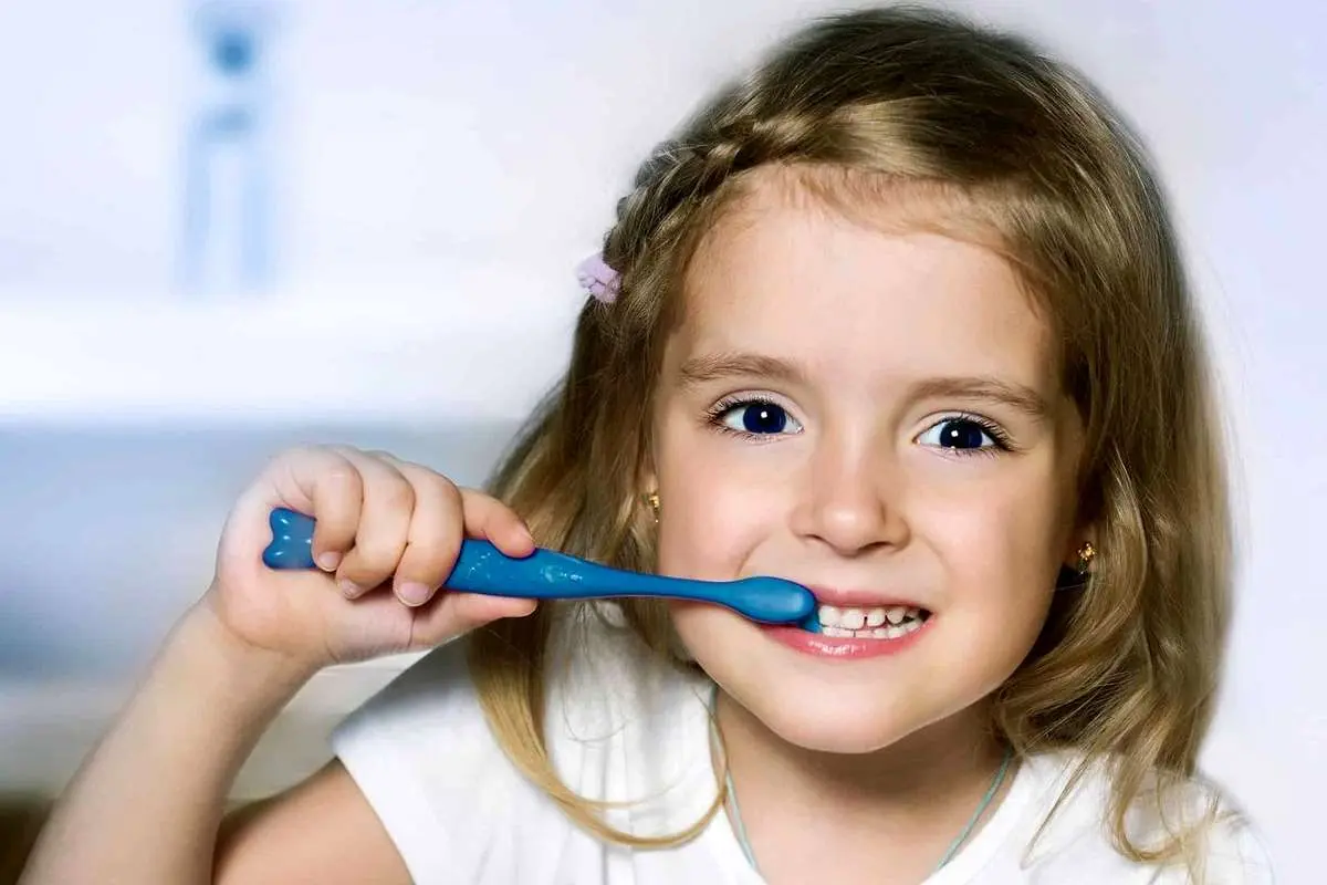 تا چند دقیقه بعد از غذا نباید مسواک زد؟