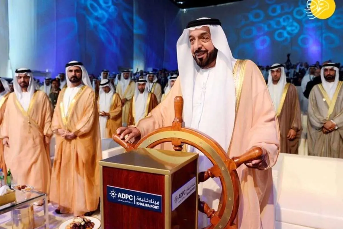 (عکس) از برج خلیفه تا قبر ساده خلیفه