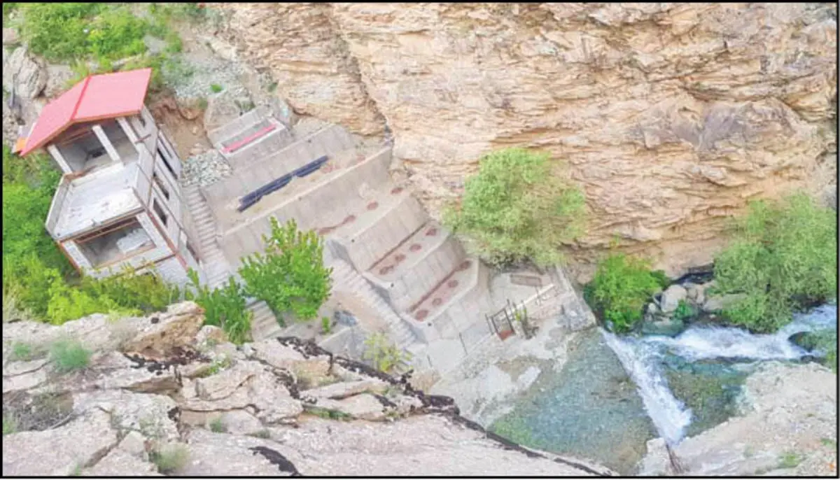 کوه خواری روی رودخانه آهار