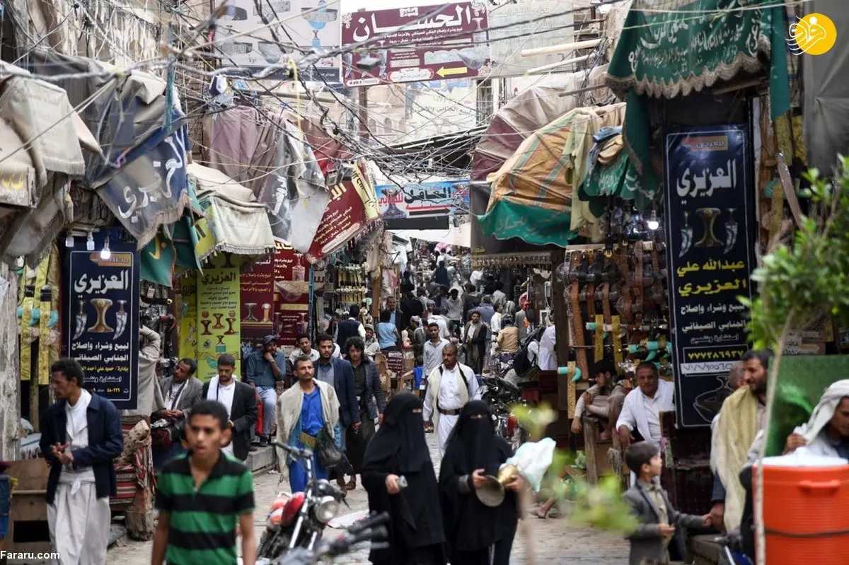 (ویدئو) ظاهر شدن یک شتر در بازار وحشت آفرید