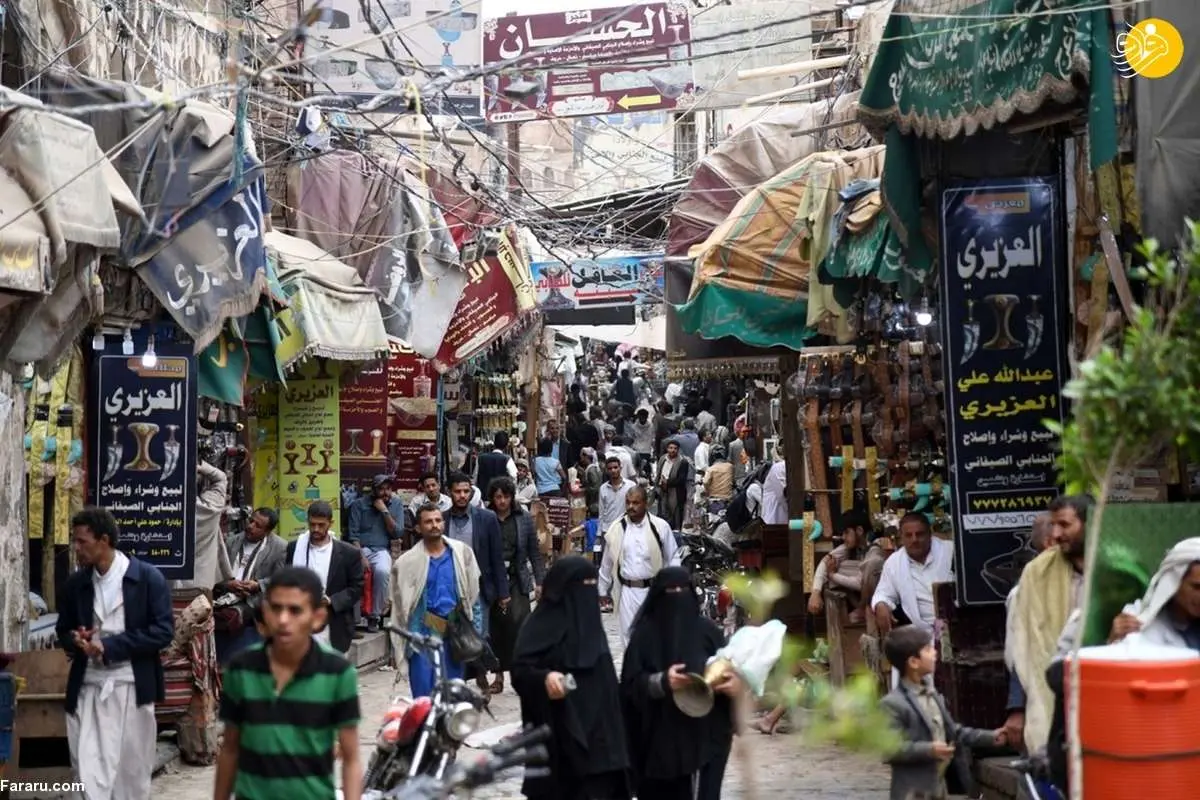 (ویدئو) ظاهر شدن یک شتر در بازار وحشت آفرید