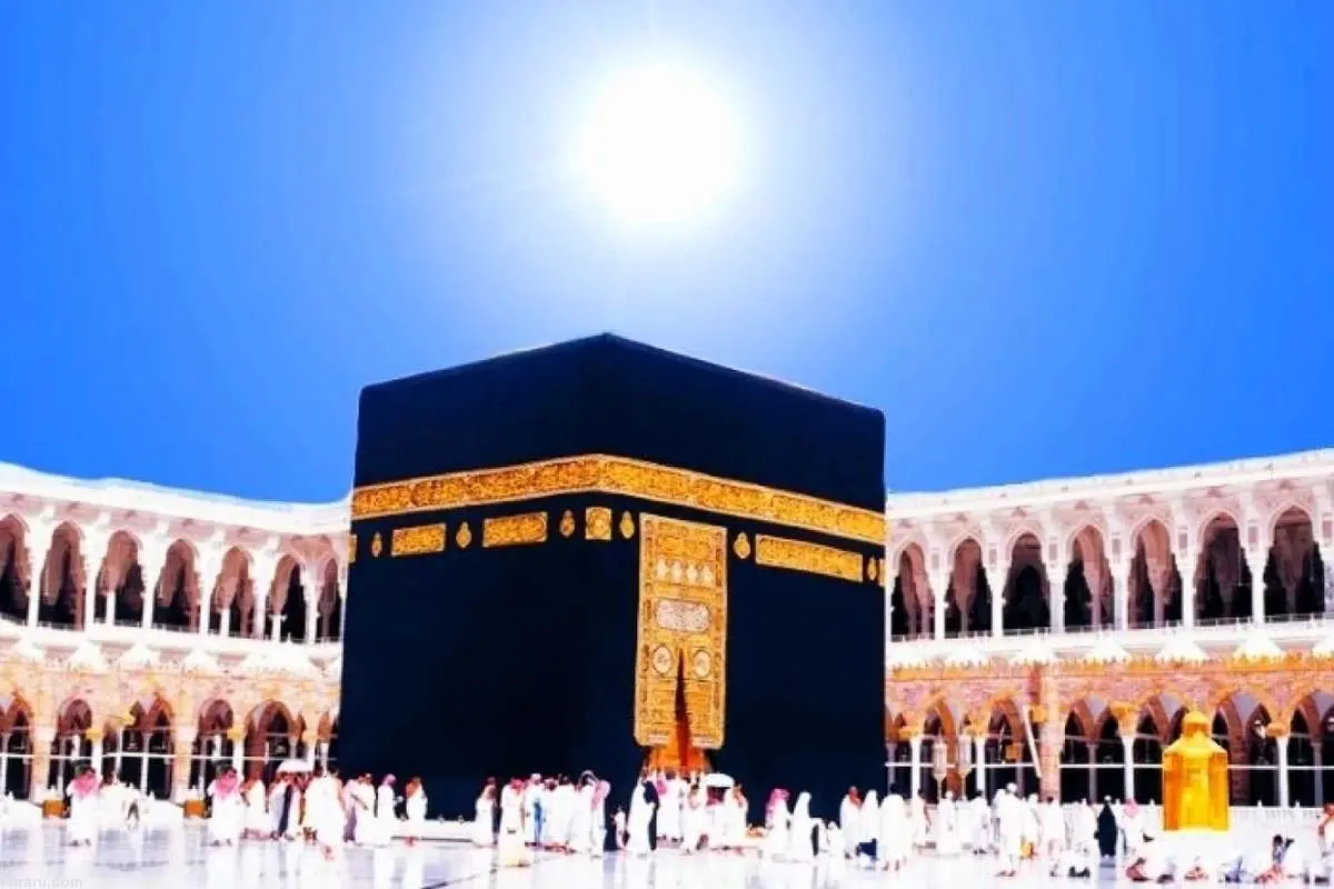 (ویدئو) نور خورشید به طور عمود بر خانه خدا تابید