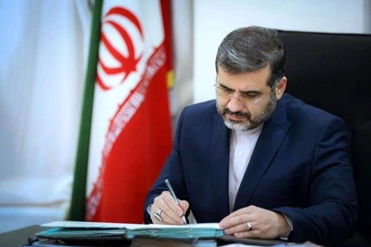 (عکس) اولین واکنش وزیر ارشاد به فیلم سینمایی «عنکبوت مقدس»
