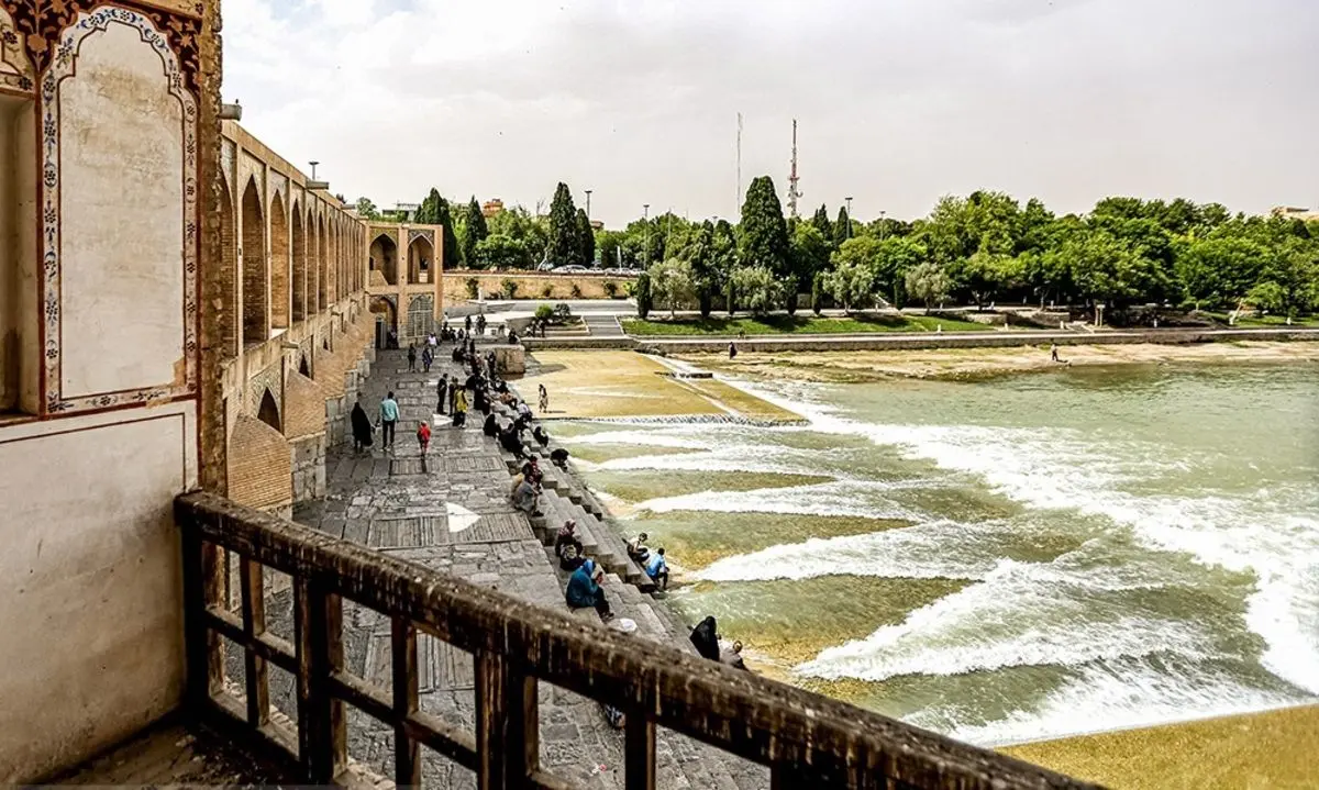 (تصاویر) زاینده رود زنده می‌شود