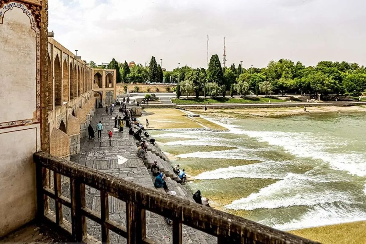 (تصاویر) زاینده رود زنده میشود