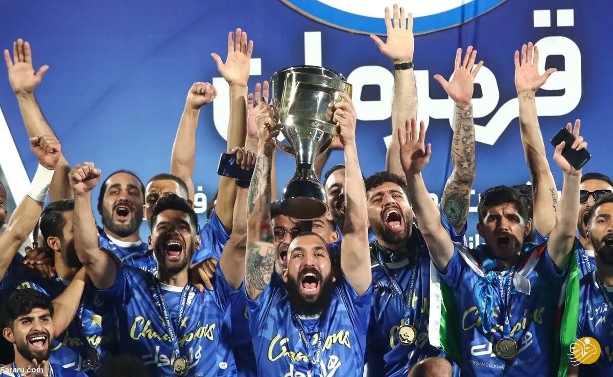 کنایه مدافع استقلال به پرسپولیسی‌ها بعد از جشن قهرمانی