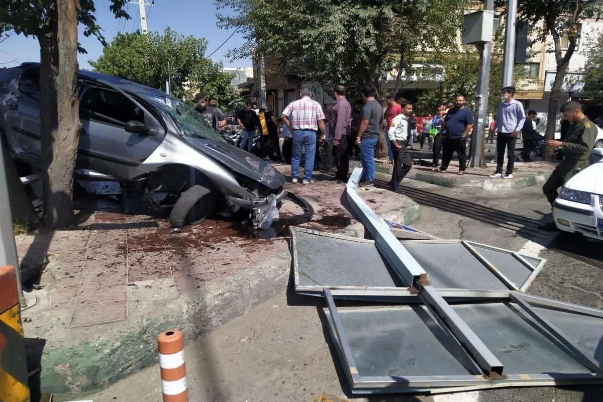 (تصاویر) تصادف عجیب پژو ۲۰۶ مدل ۱۴۰۱ با ماشین پلیس