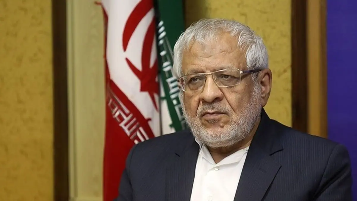بادامچیان به مجری من و تو: تو چرا جیغ می‌زنی؟ به توچه؟