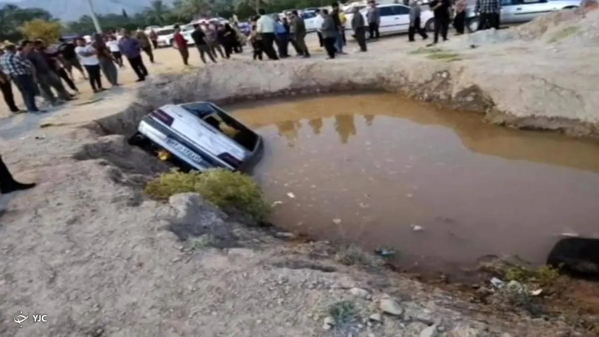 مرگ ۳ نفر با سقوط خودرو در گودال آب