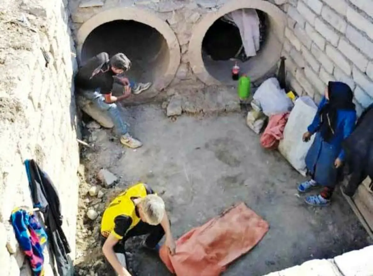 بی خانمان‌هایی که در لوله‌های فاضلاب زندگی می‌کنند