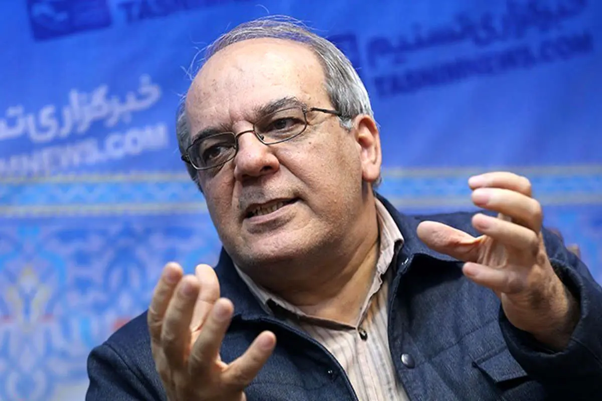عباس عبدی: هنوز مسئولیت جهش قیمتها را به حساب روحانی میگذارند