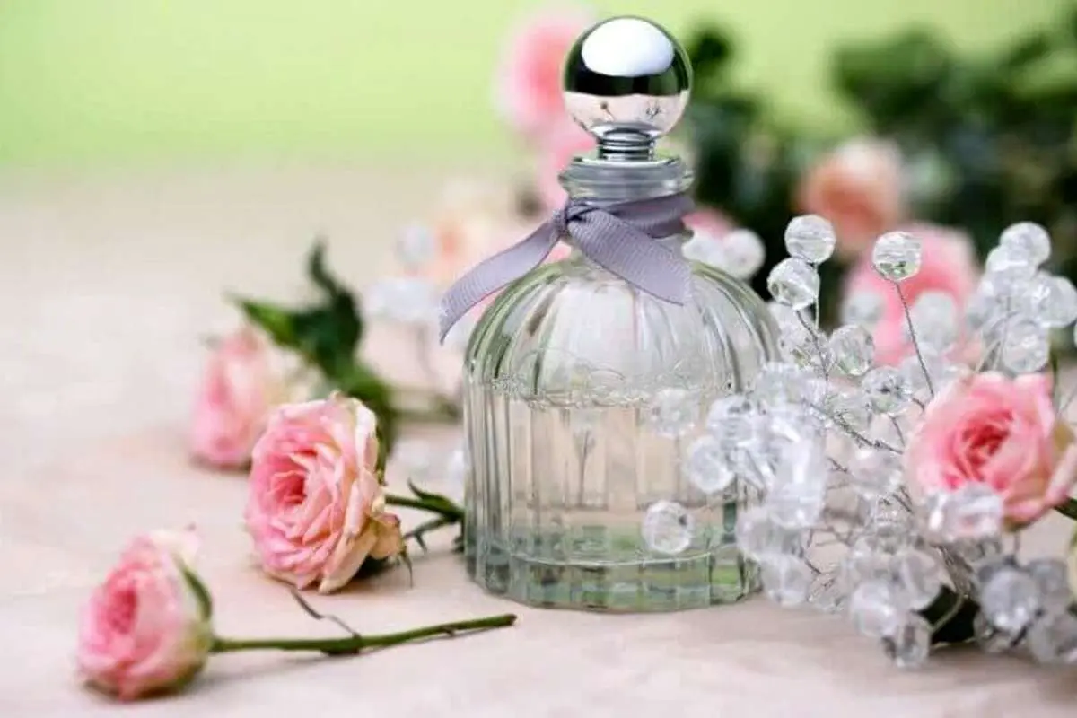 با این دو ماده خانگی عطر مخصوص خودتان را تهیه کنید
