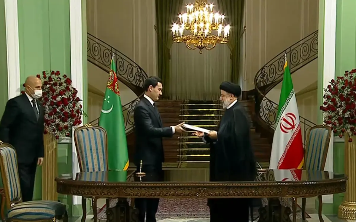 ایران و ترکمنستان ۱۳ سند همکاری امضا کردند