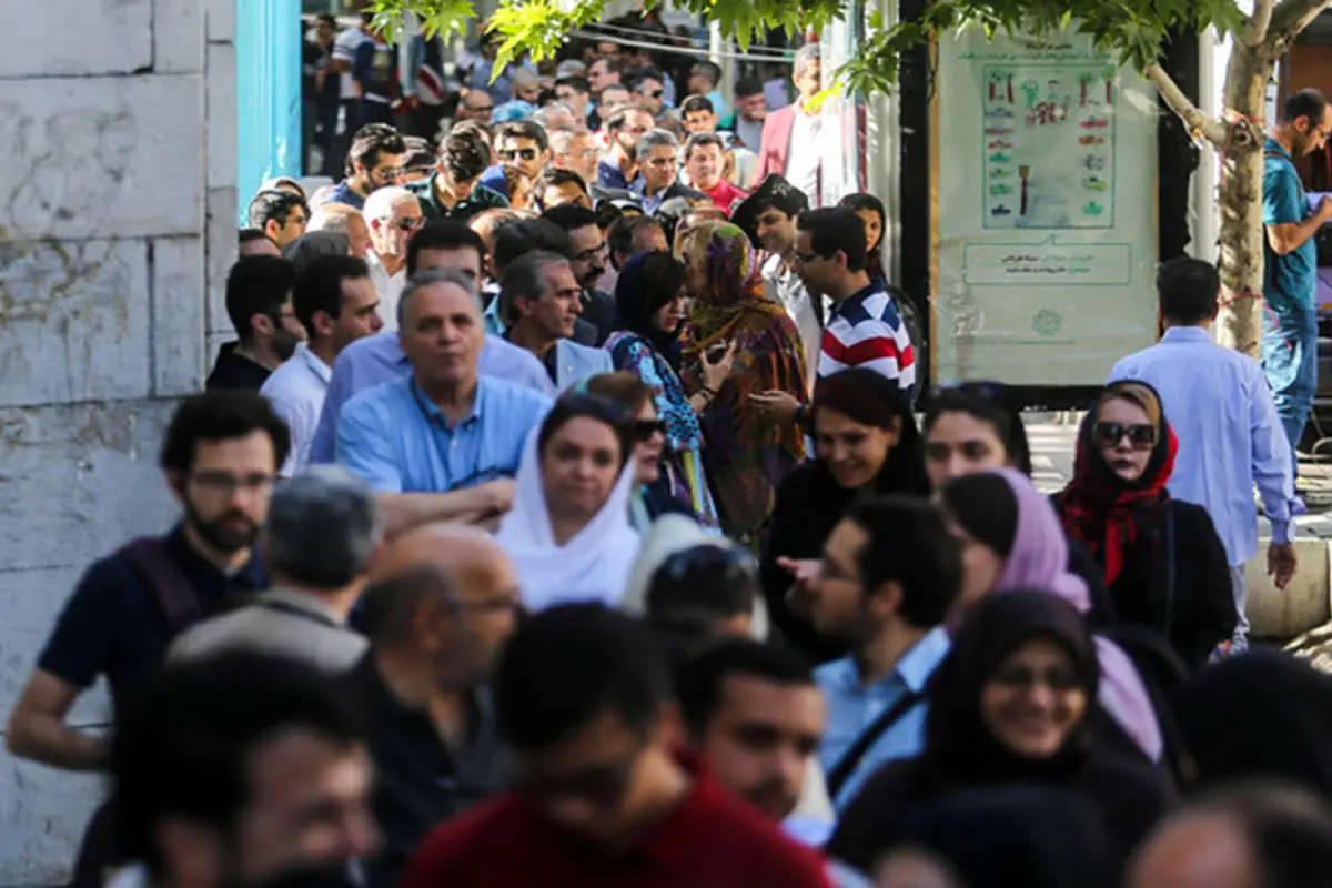 کیهان: چرا فکر میکنیم مردم دنیا بهتر از ایران زندگی میکنند؟