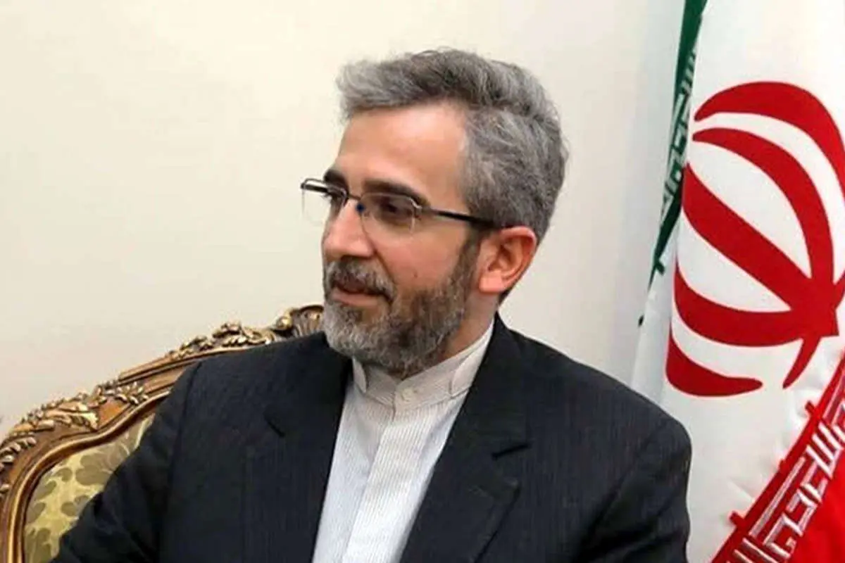 علی باقری: حاضر نیستیم از خطوط قرمز نظام عبور کنیم تا خود را موفق نشان دهیم